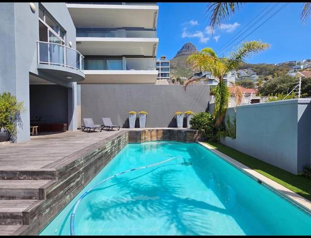 4 BEDROOM HOUSE FOR SALE IN BANTRY BAY
